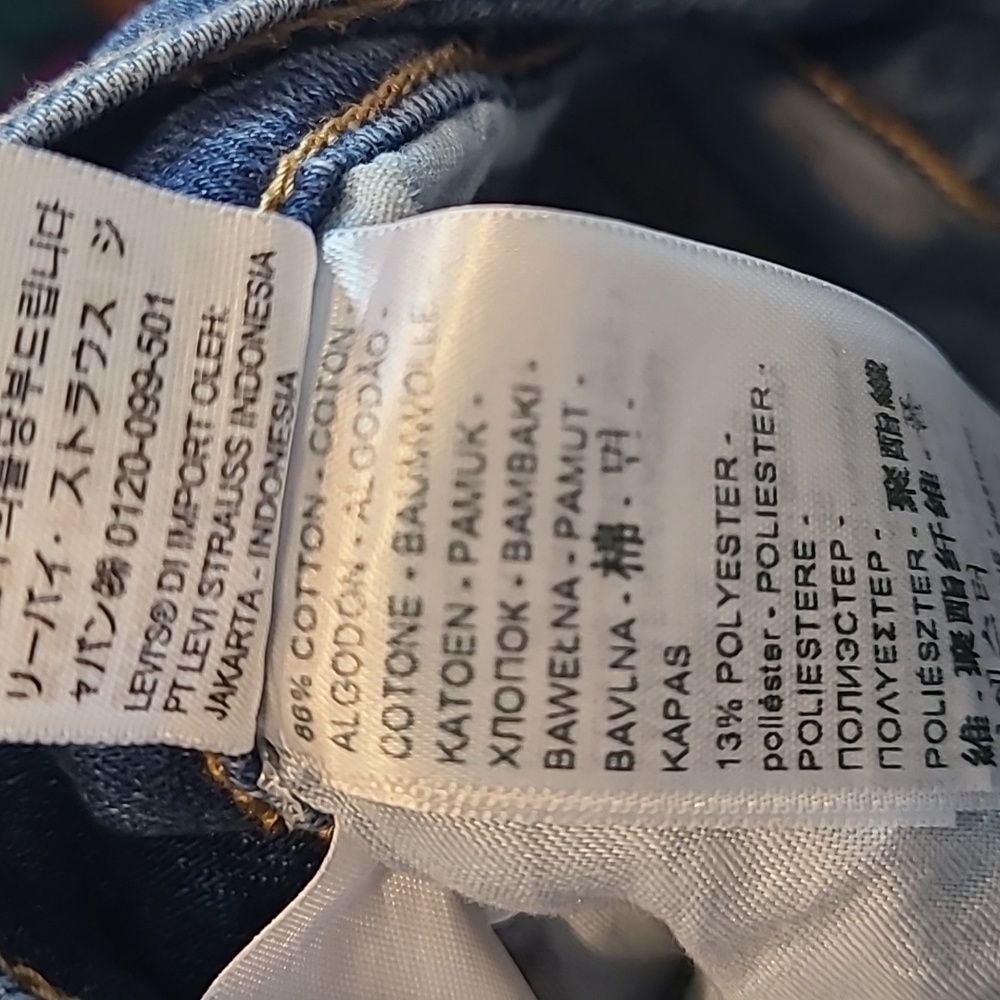 Levi's Women's Ribcage High Rise Jeans - Blue - Picture 11 of 12